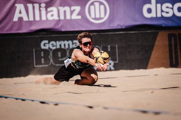 Beach volleyball men Allianz German Beach Tour 2025 Tourstop Berlin 21 08 2025 Moritz Camp jumps to the ball Berlin Funkhaus Beach Berlin Germany
