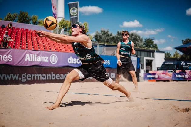 Beach volleyball men Allianz German Beach Tour 2025 Tourstop Berlin 21 08 2025 Malte Höppner plays the ball Berlin Funkhaus Beach Berlin Germany