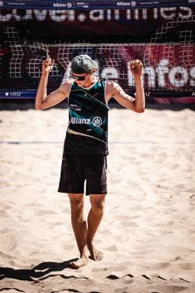 Beach volleyball men Allianz German Beach Tour 2025 Tourstop Berlin 21 08 2025 Malte Höppner disappoints at the net Berlin Funkhaus Beach Berlin Germany