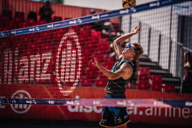 Beach volleyball men Allianz German Beach Tour 2025 Tourstop Berlin 21 08 2025 Leo Hauschild on the attack Berlin Funkhaus Beach Berlin Germany