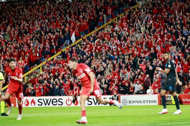 Aberdeen v Steaua Bucharest Europa League 21 08 2025. Play-Off GOAL 2-2 Ester Sokler of Aberdeen scores a goal 2-2 and celebrates, celebration during the Europa League Play-Off match between Aberdeen and Steaua Bucharest at Pittodrie Stadium, Aberdeen, Scotland on 21 August 2025. Aberdeen Pittodrie Stadium Aberdeenshire Scotland Editorial use only , Copyright: xStephenxDobsonx PSI-22642-0035