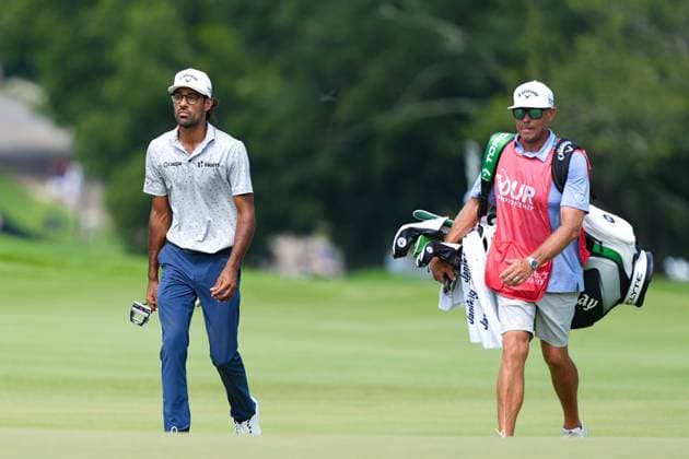 August 21, 2025, Atlanta, Georgia, USA: Akshay Bhatia (USA) (L) and his caddie walk the 1st fairway during the first round of the 2025 TOUR Championship at East Lake Golf Club. Atlanta USA - ZUMAw109 20250821_fap_w109_027 Copyright: xDebbyxWongx