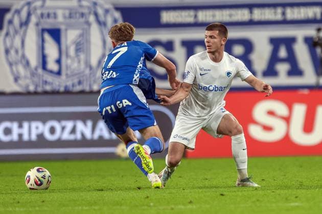 POLAND OUT !!! 21.08.2025 POZNAN, BULGARSKA , ENEA STADION PILKA NOZNA (FOOTBALL), PLAY-OFFS UEFA EUROPA LIGA 2025 - 2026 GAME LECH POZNAN - RKC GENK N P (L) WOJCECH MONKA , (R) JARNE STEUCKER FOTO JAKUB PIASECKI CYFRASPORT NEWSPIX.PL --- newspix.pl 