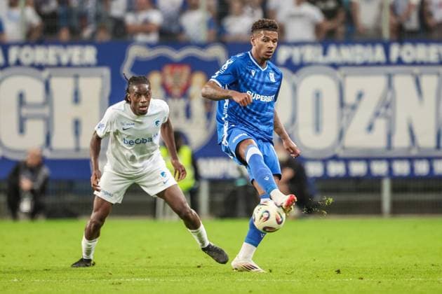POLAND OUT !!! 21.08.2025 POZNAN, BULGARSKA , ENEA STADION PILKA NOZNA (FOOTBALL), PLAY-OFFS UEFA EUROPA LIGA 2025 - 2026 GAME LECH POZNAN - RKC GENK N P (L) JORIS KAYEMBE , (R) BRYAN FIABEMA FOTO JAKUB PIASECKI CYFRASPORT NEWSPIX.PL --- newspix.pl 