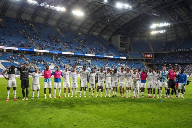 POLAND OUT !!! 21.08.2025 POZNAN, BULGARSKA , ENEA STADION PILKA NOZNA (FOOTBALL), PLAY-OFFS UEFA EUROPA LIGA 2025 - 2026 GAME LECH POZNAN - RKC GENK N P PLAYERS CELEBRATING VICTORY WITH FANS ON PICTURE TOBIAS LAWAL , MUJAID SADICK , MATE SMETS , JARNE STEUCKER , BRYAN HEYNEN HYEONGYU OH YITA SOR M PATRIK HROSOVSKY M JORIS KAYEMBE , IBRAHIMA SORY BANGOURA MZAKARIA EL OUAHDI DAAN HEYMANS , BERNT STEVENS M YAIMAR MEDINA KONSTANTINOS KARETSA , NIKOLAS SATTLBERGER , KEN NKUMBA , NOAH ADEDEJI STERNBERG ,ADRIAN PALACIOS , JOSUE KONGOLO , TOLUWALASE AROKODARE FOTO JAKUB PIASECKI CYFRASPORT NEWSPIX.PL --- newspix.pl