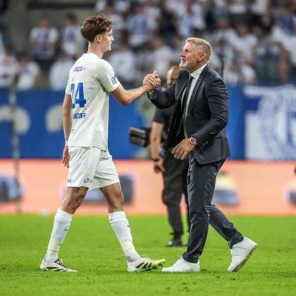 POLAND OUT !!! 21.08.2025 POZNAN, BULGARSKA , ENEA STADION PILKA NOZNA (FOOTBALL), PLAY-OFFS UEFA EUROPA LIGA 2025 - 2026 GAME LECH POZNAN - RKC GENK N P (L) NIKOLAS SATTLBERGER , (R) THORSTEN FINK FOTO JAKUB PIASECKI CYFRASPORT NEWSPIX.PL --- newspix.pl 