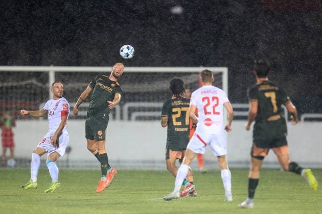 MOSTAR , 21-08-2025 , Stadium Bijeli Brijeg , season 2025 2026 , UEFA Europa League Football play off , match between Zrinjski and FC Utrecht , Picture shows Utrecht player Mike van der Hoorn and Mostar player Nemanja Bilbija Zrinjski - Utrecht  x30605503x Copyright: