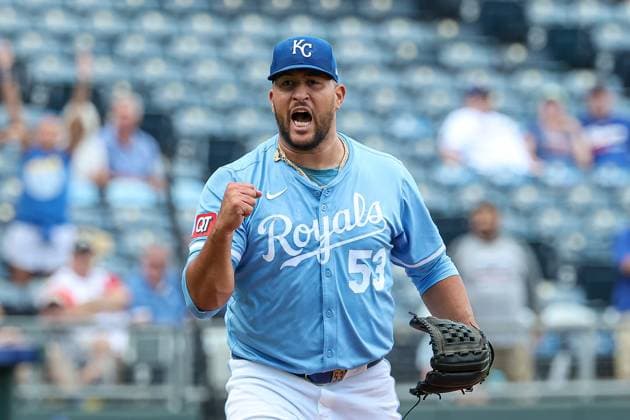 August 21, 2025: Kansas City Royals relief pitcher Carlos Estevez (53) reacts after the Royals defeated the Texas Rangers in a baseball game at Kauffman Stadium in Kansas City, MO. CSM Kansas City United States of America - ZUMAc04_ 20250821_zma_c04_084 Copyright: xDavidxSmithx