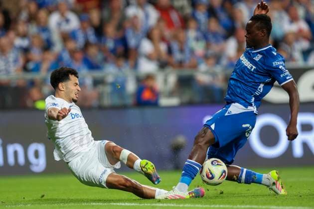 Lech Poznan vs KRC Genk - UEFA Europa League Zakaria El Ouahdi and Timothy Ouma during UEFA Europa League play-off match between Lech Poznan and KRC Genk at Poznan Stadium in Poznan,Poland on August 21, 2025 Poznan Poland  Copyright: xAndrzejxIwanczukx originalFilename:iwanczuk-lechpozn250821_npyYc.jpg