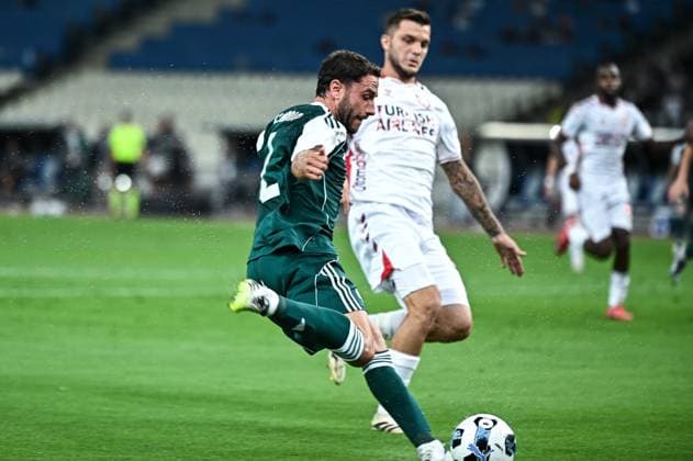 August 21, 2025, Athens, Athens, Greece: 2 DAVIDE CALABRIA of Panathinaikos plays during the Europa League, Play-offs, 1st leg match between Panathinaikos and Samsunspor at OAKA Stadium on August 21, 2025, in Athens, Greece. Athens Greece - ZUMAk160 20250821_zip_k160_013 Copyright: xStefanosxKyriazisx