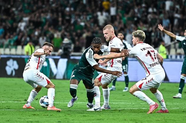 Panathinaikos v Samsunspor - UEFA Champions League Tete of Panathinaikos competes with Logi Tomasson, Celil Yuksel, and Rick Van Drongelen of Samsunspor during the Europa League Play-offs, 1st leg match between Panathinaikos and Samsunspor at OAKA Stadium in Athens, Greece, on August 21, 2025.  Copyright: xStefanosxKyriazisx originalFilename:kyriazis-panathin250821_npP5R.jpg