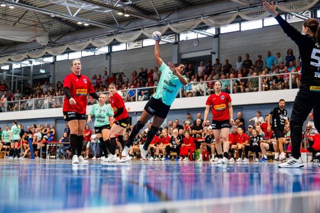 21 08 2025, GER, Handball, Women, Season 2025 2026, 1 BL Alsco Womens Handball Bundesliga, Test match, Thueringer HC BSV Sachsen Zwickau Sharon Nooitmeer Thueringer HC,3 99974 Mühlhausen Goermar Görmar Halle Thuringia Germany
