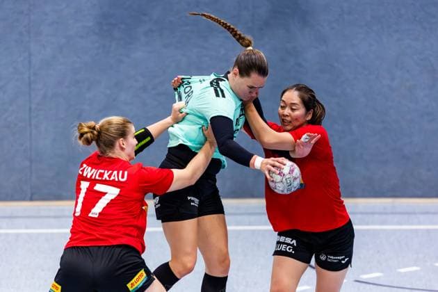 21 08 2025, GER, Handball, Women, Season 2025 2026, 1 BL Alsco Womens Handball Bundesliga, Test match, Thueringer HC BSV Sachsen Zwickau Charlotte Kaehr BSV Sachsen Zwickau Csenge Kuczora Thueringer HC,59 Koha Nakayama BSV Sachsen Zwickau 99974 Mühlhausen Goermar Görmar Halle Thuringia Germany