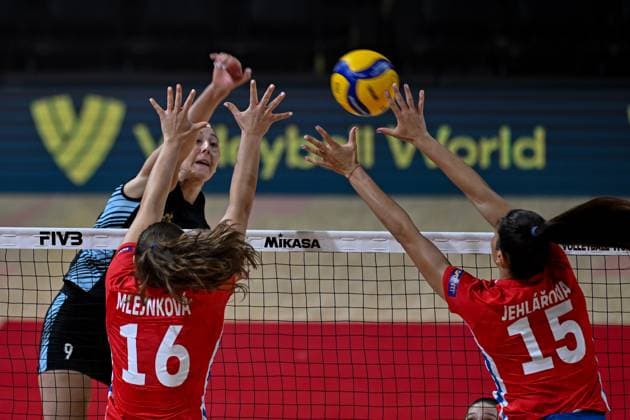 Argentina v Czech Republic - FIVB Women s Volleyball World Championship, WM, Weltmeisterschaft NAKHON RATCHASIMA, THAILAND - AUGUST 22: Michaela Mlejnkova (16) and Jehlarova (15) of Czech Republic in action during the FIVB Women s Volleyball World Championship between Argentina and Czech Republic at Korat Chatchai Sports Hall, in Nakhon Ratchasima, Thailand, on August 22, 2025. Mustafa Hatipoglu Anadolu Nakhon Ratchasima Thailand. Editorial use only. Please get in touch for any other usage.  Copyright: x2025xAnadoluxMustafaxHatipoglux