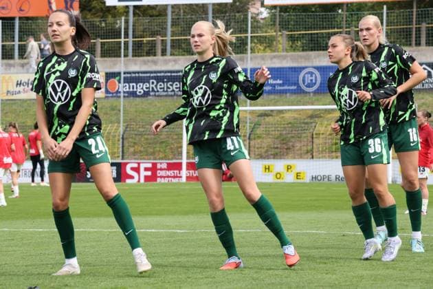 Football, Women, Test match, Bayer Leverkusen - VfL Wolfsburg