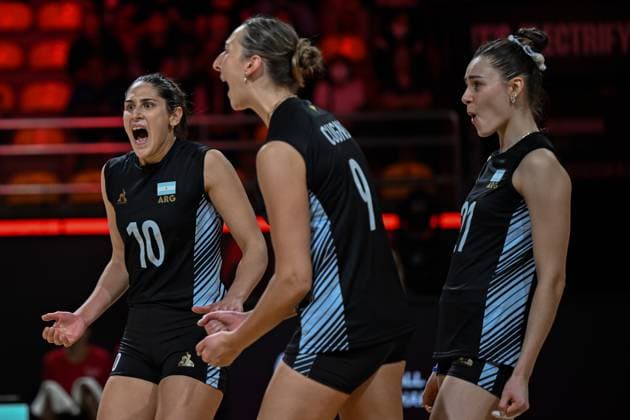 Argentina v Czech Republic - FIVB Women s Volleyball World Championship, WM, Weltmeisterschaft NAKHON RATCHASIMA, THAILAND - AUGUST 22: Argentina players celebrate a point during the FIVB Women’s World Volleyball Championship match against Czechia at Korat Chatchai Hall in Nakhon Ratchasima, Thailand, on August 22, 2025. Mustafa Hatipoglu Anadolu Nakhon Ratchasima Thailand. Editorial use only. Please get in touch for any other usage.  Copyright: x2025xAnadoluxMustafaxHatipoglux