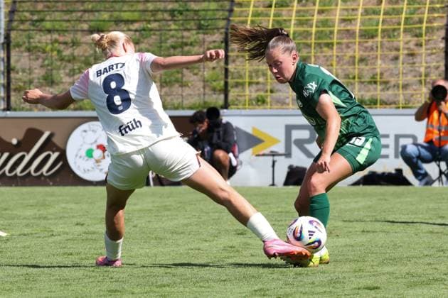 22 08 2025, Football, Women, Season 2025 2026, Test match, Bayer Leverkusen VfL Wolfsburg Paulina Bartz Bayer Leverkusen, 8 vs Janou Levels VfL Wolfsburg, 15 Hof Stadion Grüne Au Bayern Germany