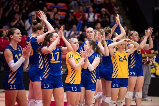250822 Players of Sweden after the women s volleyball world championship match between Netherlands and Sweden on August 22, 2025 in Bangkok Photo Kaikungwon Duanjumroon BILDBYRAN code XY XY0070 volleyball volleyball landslaget netherlands sverige nederländerna national team sweden dam bbeng vm world championship  Copyright: KaikungwonxDuanjumroon BB250822BB088
