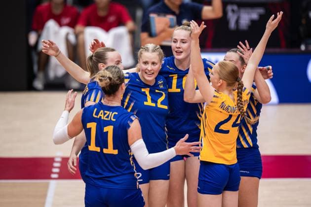 250822 Hilda Gustafsson and Isabelle Haak of Sweden celebrate during the women s volleyball world championship match between Netherlands and Sweden on August 22, 2025 in Bangkok Photo Kaikungwon Duanjumroon BILDBYRAN code XY XY0070 volleyball volleyball landslaget netherlands sverige nederländerna national team sweden dam bbeng vm world championship jubel  Copyright: KaikungwonxDuanjumroon BB250822BB109
