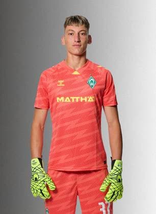 official portrait date SV Werder Bremen 2025 2026 Stefan Smarkalev Werder Bremen 37 1 BL portrait date 2025 2026, xWerderxBremenx xHeidmannxxvia nph00001