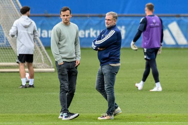Claus Costa Direktor Profifußball Sportchef Stefan Kuntz ( HSV ) Deutschland , Hamburg , Volksparkstadion , Fussball , 1 . Bundesliga , Training des Hamburger SV
