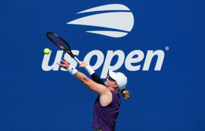 Francesca Jones in action during her third round qualifying match 2025 US Open, Friday Previews, USTA Billie Jean King National Tennis Center, New York, USA - 22 Aug 2025New York USTA Billie Jean King National T New York (NY) United States of America  Copyright: xJavierxGarcia Shutterstockx 15451038f