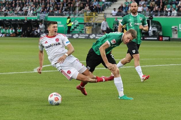22 08 2025 Soccer Season 2025 2026 2 Soccer Bundesliga 03 Matchday SC Preußen Münster SCP 1 FC Nürnberg FCN Club Sportfoto Zink DaMa xdaxmax DFL regulations prohibit any use of photographs as image sequences and or quasi video only for editorial use Semir Telalovic 9, 1 FC Nürnberg FCN Jano ter Horst 27, Preußen Münster