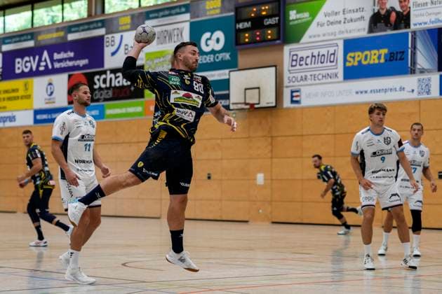 Jannik Kohlbacher RNL, 80 , jump shot, throw, goal throw, action, action, game scene, 22 08 2025, Östringen Germany , handball, test match, Rhein Neckar Löwen HC Kriens Luzern xozx