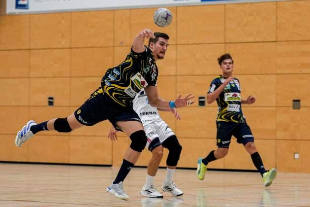 Halil Jaganjac RNL, 45 , jump shot, throw, goal shot, action, action scene, 22 08 2025, Östringen Germany , Handball, Test match, Rhein Neckar Löwen HC Kriens Luzern xozx