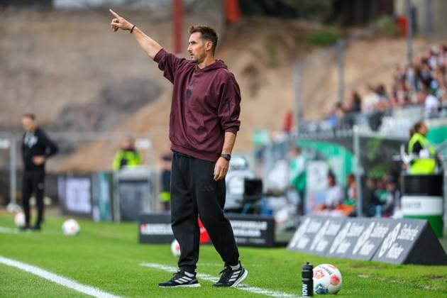 2 Bundesliga SC Preußen Münster 1 FC Nürnberg on 22 08 2025 at LVM Preußenstadion in Münster Coach Miroslav Miro Klose Nuernberg gestures MH