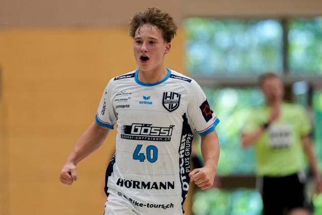 Goalscorer Ben Zimmermann HC Kriens, 40 , celebrates a goal, cheer, cheer, goal celebration, celebrate the goal, goal, celebration, cheers about the goal, rejoicing, joy, rejoices, optimistic, positive, game scene, highlight, single picture, single photo, action, action, 22 08 2025, Östringen Germany , handball, test match, Rhein Neckar Löwen HC Kriens Luzern xozx