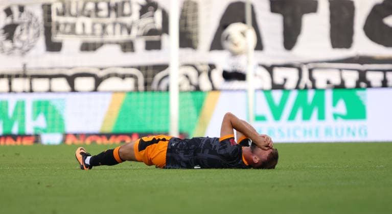 22 08 2025, Football, Men, 2 Bundesliga, Season 2025 2026, SV 07 Elversberg 1 FC Kaiserslautern, Simon Asta 1 FC Kaiserslautern injured, Injury Elversberg Ursapharm Arena an der Kaiserlinde Saarland Germany EN Copyright: xFabianxKleerx