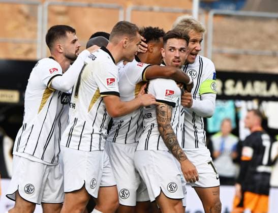 Soccer 2 Bundesliga Season 2025 26 22 08 2025 Ursapharm Arena SV Elversberg elv 1 FC Kaiserslautern fck Goalscorer to 1 0 Luca SCHNELLBACHER SV Elversberg 2 v re Soccer 2 Bundesliga SV Elversberg
