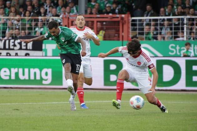 22 08 2025, xgrfx, Fußball 2 Bundesliga, Preußen Münster 1 FC Nürnberg v l Tor, Oliver Batista Meier Preußen Münster DFL DFB REGULATIONS PROHIBIT ANY USE OF PHOTOGRAPHS as IMAGE SEQUENCES and or QUASI VIDEO Münster