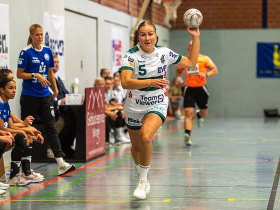 Ann Kynast Frisch Auf Women, 05 with speed on the ball, Bergischer HC vs Frisch Auf Goeppingen, Handball, DHB Pokal, Season 2025 2026, 22 08 2025 Bergischer HC vs Frisch Auf Goeppingen, Handball, DHB Pokal, Season 2025 2026, 22 08 2025 Solingen Copyright: xMichaelxSchmidt Eibner-Pressefotx EP_MST