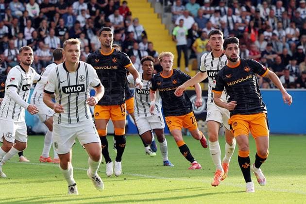 22 08 2025, xrekx, Soccer 2 Bundesliga, SV Elversberg 1 FC Kaiserslautern v l Lasse Günther Guenter SV 07 Elversberg Mahir Emreli 1 FC Kaiserslautern Felix Keidel SV 07 Elversberg Semih Sahin 1 FC Kaiserslautern DFL DFB REGULATIONS PROHIBIT ANY USE OF PHOTOGRAPHS as IMAGE SEQUENCES and or QUASI VIDEO Elversberg