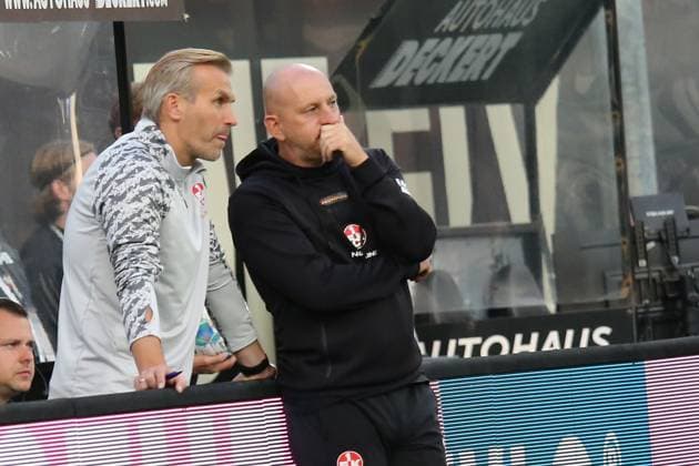 22 08 2025, xmohx, Soccer 2 Bundesliga, SV Elversberg 1 FC Kaiserslautern v l Coach Torsten Lieberknecht 1 FC Kaiserslautern DFL DFB REGULATIONS PROHIBIT ANY USE OF PHOTOGRAPHS as IMAGE SEQUENCES and or QUASI VIDEO Elversberg