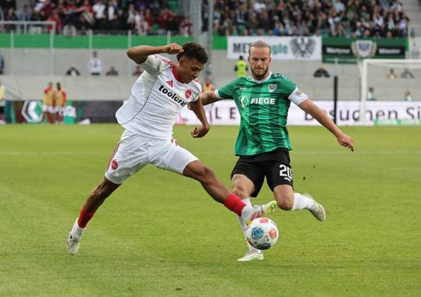 22 08 2025 Soccer Season 2025 2026 2 Soccer Bundesliga 03 Matchday SC Preußen Münster SCP 1 FC Nuremberg FCN Club Sportfoto Zink DaMa xdaxmax DFL regulations prohibit any use of photographs as image sequences and or quasi video only for editorial use Henri Koudossou 8, 1 FC Nuremberg FCN Jorrit Hendrix 20, Preußen Münster