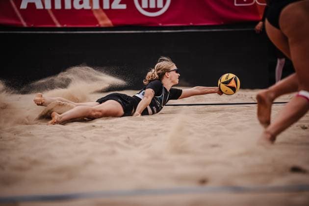 Beach Volleyball Women Allianz German Beach Tour 2025 Tourstop Berlin 22 08 2025 Josefine Schäkel jumps to the ball Berlin Funkhaus Beach Berlin Germany