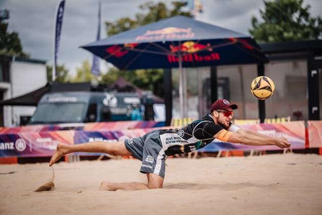 Beach volleyball men Allianz German Beach Tour 2025 Tourstop Berlin 22 08 2025 Benedikt Sagstetter jumps to the ball Berlin Funkhaus Beach Berlin Germany