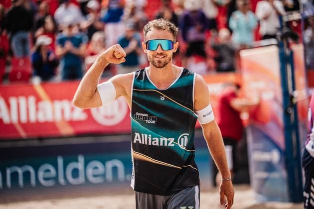 Beach volleyball men Allianz German Beach Tour 2025 Tourstop Berlin 22 08 2025 Jonas Sagstetter is happy after the victory Berlin Funkhaus Beach Berlin Germany