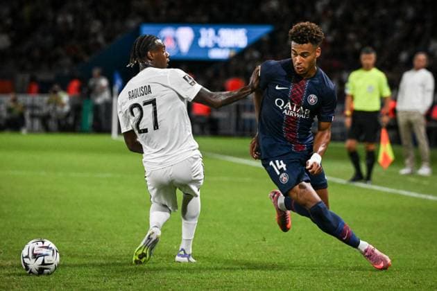 Ligue 1 PSG vs Angers SCO - FA Paris Saint-Germain’s forward Desire Doue fights for the ball during the French L1 football match between Paris Saint-Germain and Angers SCO at the Parc des Princes stadium in Paris on August 22, 2025. Photo by Firas Abdullah ABACAPRESS.COM Paris Île-de-France France  Copyright: xAbdullahxFiras ABACAx