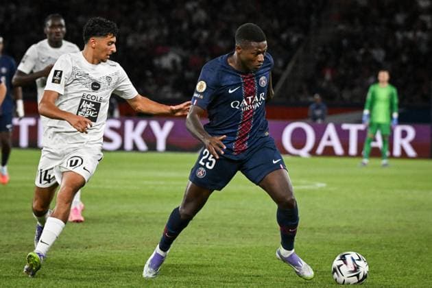 Ligue 1 PSG vs Angers SCO - FA Paris Saint-Germain’s defender Nuno Mendes fights for the ball during the French L1 football match between Paris Saint-Germain and Angers SCO at the Parc des Princes stadium in Paris on August 22, 2025. Photo by Firas Abdullah ABACAPRESS.COM Paris Île-de-France France  Copyright: xAbdullahxFiras ABACAx