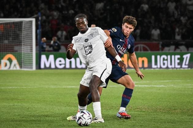 Ligue 1 PSG vs Angers SCO - FA Paris Saint-Germain’s midfielder Joao Neves fights for the ball during the French L1 football match between Paris Saint-Germain and Angers SCO at the Parc des Princes stadium in Paris on August 22, 2025. Photo by Firas Abdullah ABACAPRESS.COM Paris Île-de-France France  Copyright: xAbdullahxFiras ABACAx