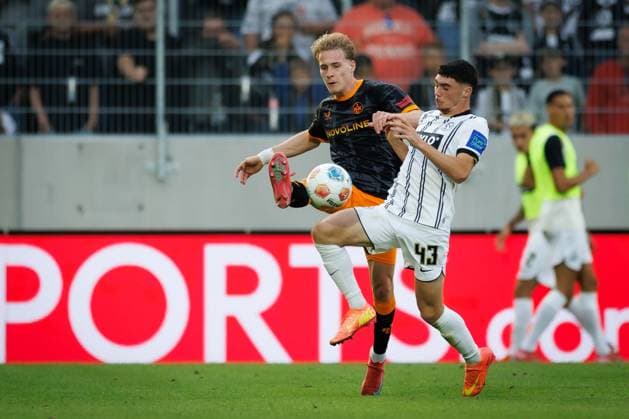 Mika Haas 1 FC Kaiserslautern in duel with Felix Keidel SV 07 Elversberg , SV Elversberg vs 1 FC Kaiserslautern, Football, 2 Bundesliga, Matchday 3, Season 2025 2026, 22 08 2025 DFB regulations prohibit any use of photographs as image sequences and or quasi video SV Elversberg vs 1 FC Kaiserslautern, Football, 2 Bundesliga, Matchday 3, Season 2025 2026, 22 08 2025 Copyright: xEibner-Pressefoto AlexanderxNeisx EP_ANS