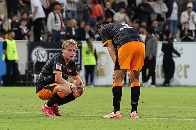 22 08 2025, xrekx, Soccer 2 Bundesliga, SV Elversberg 1 FC Kaiserslautern v l Mika Haas 1 FC Kaiserslautern Ji soo Kim 1 FC Kaiserslautern after end of match disappointed, disappointed, looks disappointed, sad, frustrated, dejected, disappointed, sad, frustrated DFL DFB DFB REGULATIONS PROHIBIT ANY USE OF PHOTOGRAPHS as IMAGE SEQUENCES and or QUASI VIDEO Elversberg