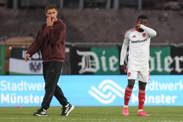 2 Bundesliga SC Preußen Münster 1 FC Nürnberg on 22 08 2025 at LVM Preußenstadion in Münster Disappointed Nuremberg, here coach Miroslav Miro Klose Nuernberg and Mickael Biron Nuernberg 7 MH