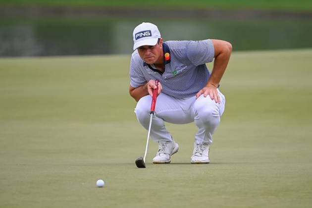 ATLANTA, GA - AUGUST 22: Viktor Hovland (NOR) o the eighth green during the second round of the PGA, Golf Herren Tour Championship, August 22, 2025 at East Lake Golf Club in Atlanta, Georgia. (Photo by John Adams Icon Sportswire) GOLF: AUG 22 PGA FedEx Cup Playoffs - Tour Championship EDITORIAL USE ONLY Icon2508220076502