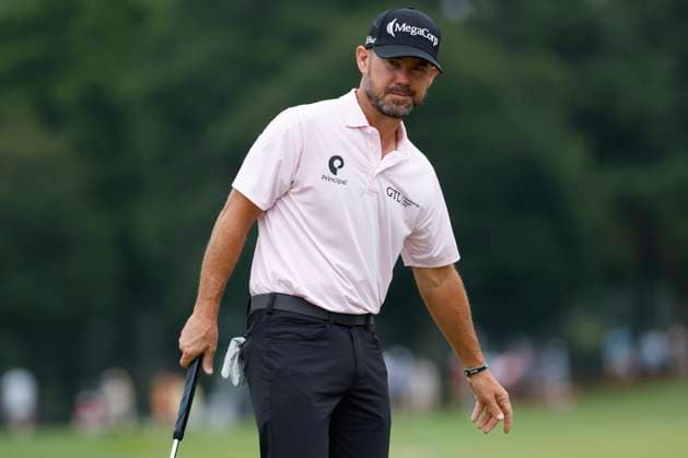 ATLANTA, GA - AUGUST 22: Brian Harman of the United States watches his putt on No. 3 during the second round of the PGA, Golf Herren Tour Championship, August 22, 2025 at East Lake Golf Club in Atlanta, Georgia. (Photo by Matthew Maxey Icon Sportswire) GOLF: AUG 22 PGA FedEx Cup Playoffs - Tour Championship EDITORIAL USE ONLY Icon250822008