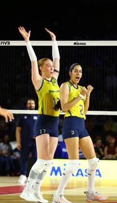 (250823) -- CHIANG MAI, Aug. 23, 2025 -- Julia Isabelle Bergmann (L) and Diana Duarte Alecrim of Brazil celebrates scoring during the Preliminary Phase Pool C match between Brazil and Greece at the Volleyball Women s World Championship, WM, Weltmeisterschaft in Chiang Mai, Thailand, Aug. 22, 2025. ) (SP)THAILAND-CHIANG MAI-VOLLEYBALL-WOMEN S WORLD CHAMPIONSHIP-BRA VS GRE SunxWeitong 